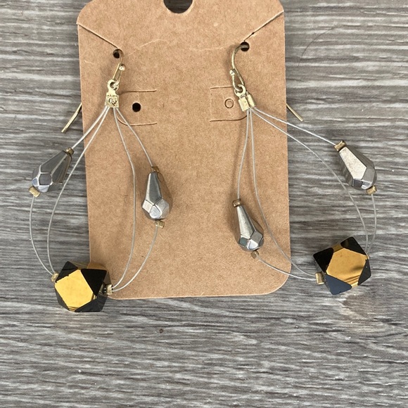 Set of Vintage looking pierced earrings with unique beads - Picture 3 of 5